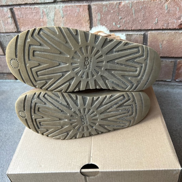 Kids Bailey button triplet Ugg boot - Picture 5 of 7